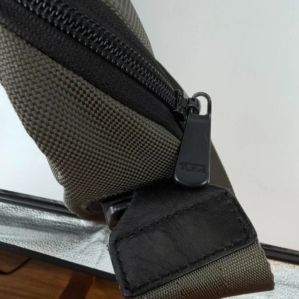 Tumi Tech Travel Olibe Green Laptop Multi Pocket Messenger Bag